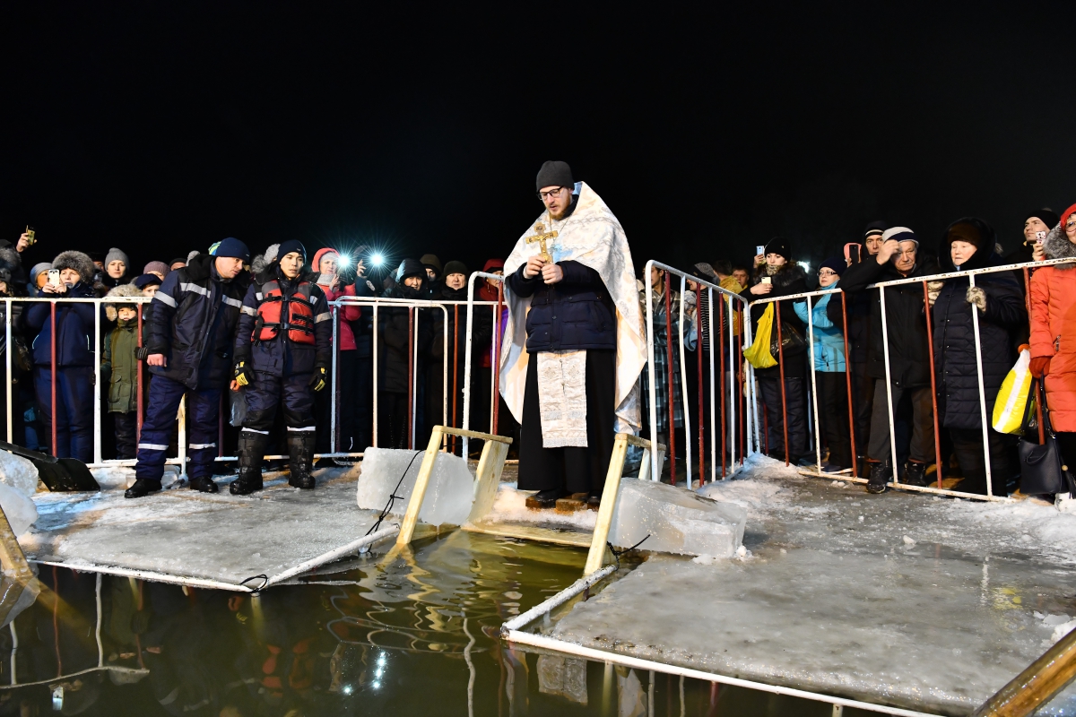 19.01.2019 г. Освящение Иордани на реке Тобол в ночь с 18 на 19 января. 