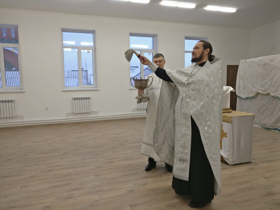 13.01.2019 г. В Богоявленском храме г. Рудного освятили помещение для Воскресной школы, где уже состоялась первая рождественская елка. 